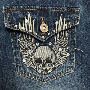 Fashion Denim Skull Embroidered Shorts